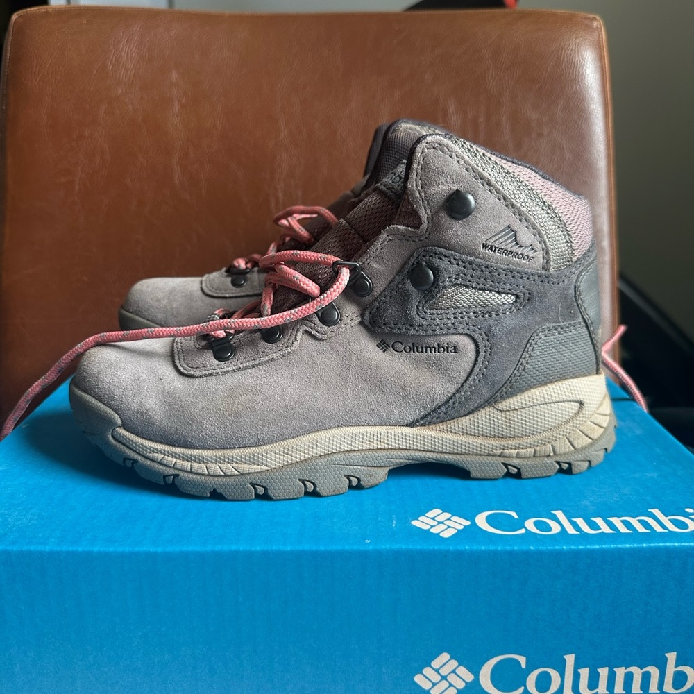 Columbia Women’s hiking boots size 7